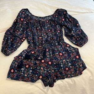 Off the shoulder romper. Size extra small.